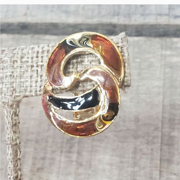 VINTAGE ENAMEL SWIRL Clip-On Earrings - Picture 3 of 6